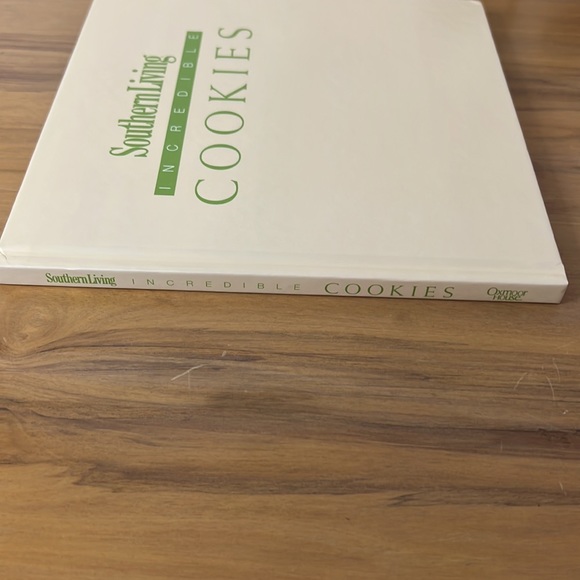 Southern Living Incredible Cookies Hardcover Book - Picture 5 of 7